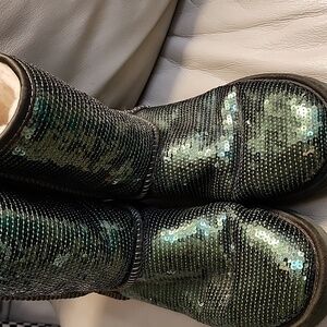 UGG Women Green Sequin Sherpa Lined Boots Size 7 Preowned